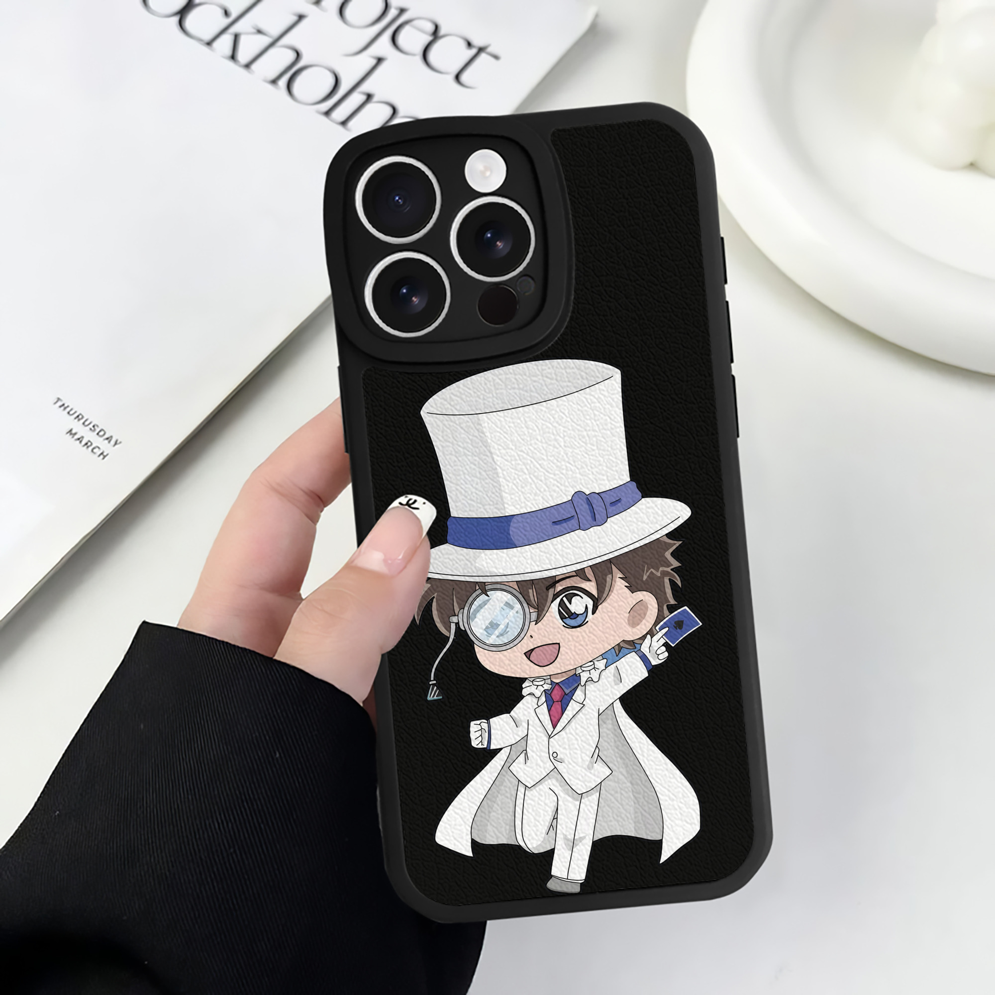 （画像用） 名探偵コナン くろば かいと Detective Conan Kuroba Kaito 【iPhone 16シリーズ対応】シリコンスマホケース（レザー調） 材質：シリコン